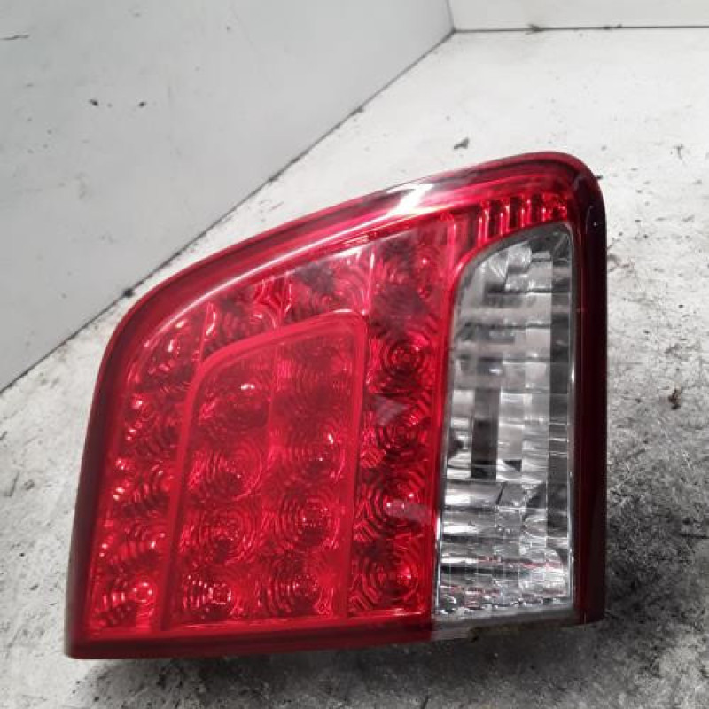 Feu arriere secondaire gauche (feux) KIA SORENTO 2 Feu arriere secondaire gauche (feux) KIA SORENTO 2
