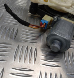 Leve vitre electrique avant gauche SEAT LEON 3 Photo n°4