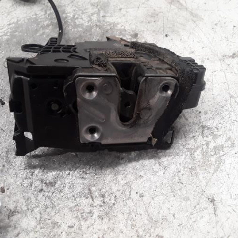 Serrure avant droit RENAULT CLIO 4 Serrure avant droit RENAULT CLIO 4