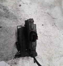 Serrure avant droit RENAULT CLIO 4