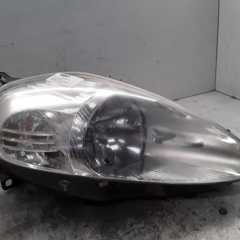 Optique avant principal droit (feux)(phare) FIAT GRANDE PUNTO