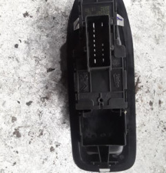 Interrupteur de leve vitre avant gauche PEUGEOT 208 1