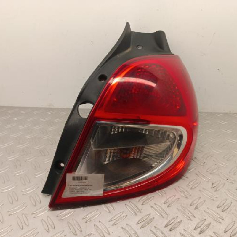 Feu arriere principal droit (feux) RENAULT CLIO 3 Feu arriere principal droit (feux) RENAULT CLIO 3