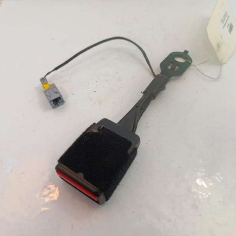 Attache ceinture avant gauche PEUGEOT 2008 1