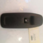 Interrupteur de leve vitre avant droit PEUGEOT 2008 1