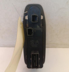 Interrupteur de leve vitre avant gauche PEUGEOT 2008 1