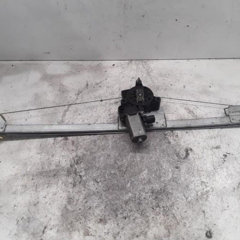 Leve vitre electrique avant gauche OPEL VIVARO 1