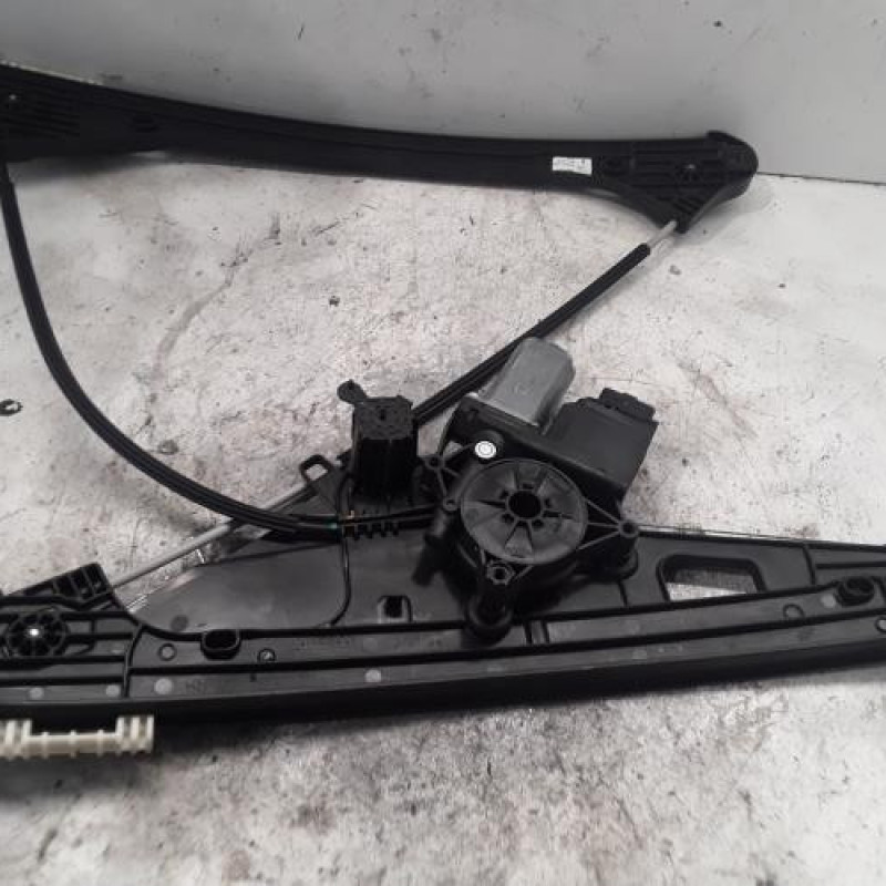 Leve vitre electrique avant droit PEUGEOT 3008 2