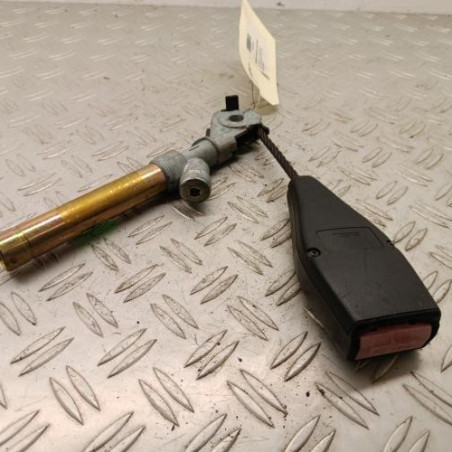 Attache ceinture avant droit RENAULT CLIO 2 Photo n°1