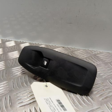Interrupteur de leve vitre avant droit PEUGEOT 2008 1