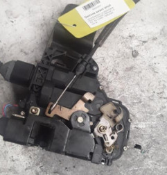 Serrure avant droit VOLKSWAGEN PASSAT 4