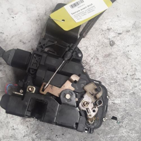 Serrure avant droit VOLKSWAGEN PASSAT 4