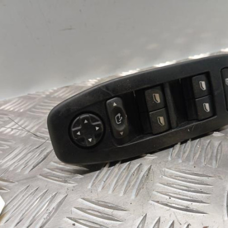 Interrupteur de leve vitre avant gauche PEUGEOT 2008 1