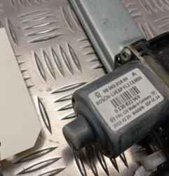 Leve vitre electrique avant gauche PEUGEOT 2008 1 Photo n°4