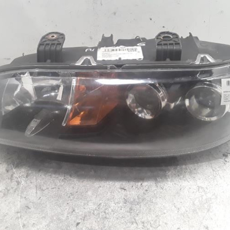 Optique avant principal gauche (feux)(phare) FIAT PUNTO 2
