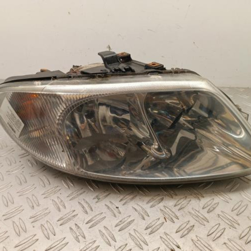 Optique avant principal droit (feux)(phare) CHRYSLER VOYAGER 4