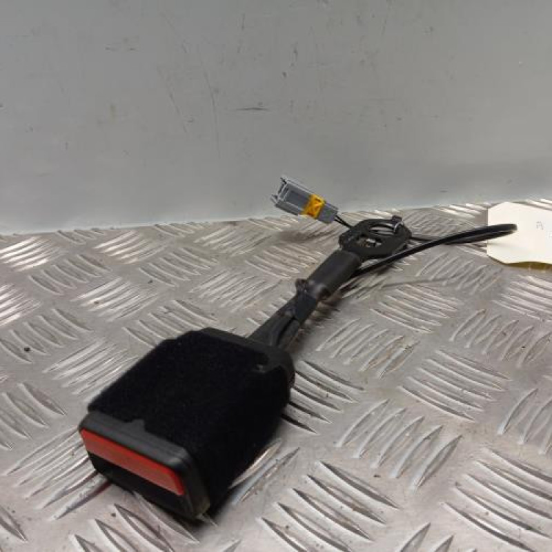 Attache ceinture avant droit PEUGEOT 2008 1