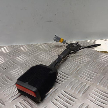 Attache ceinture avant droit PEUGEOT 2008 1 Photo n°1