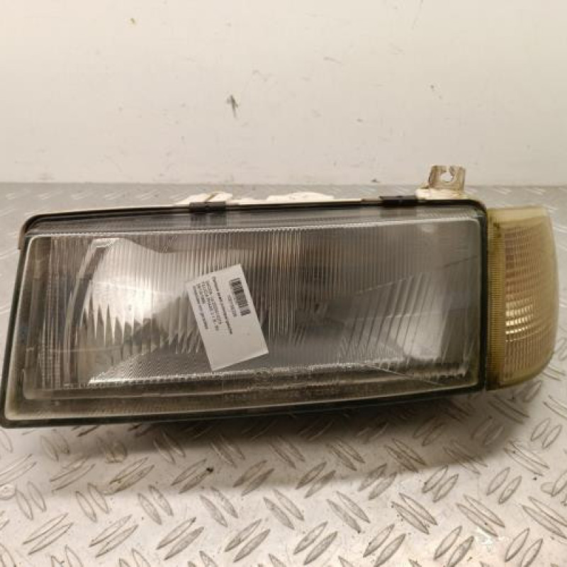 Optique avant principal gauche (feux)(phare) SKODA FELICIA