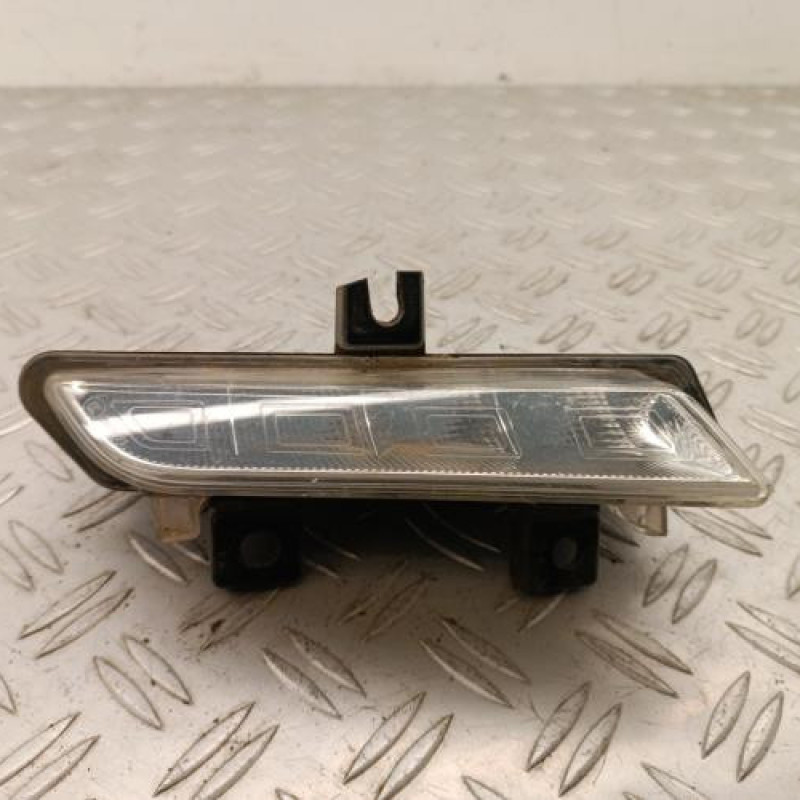 Feu diurne avant droit RENAULT CLIO 4 Feu diurne avant droit RENAULT CLIO 4
