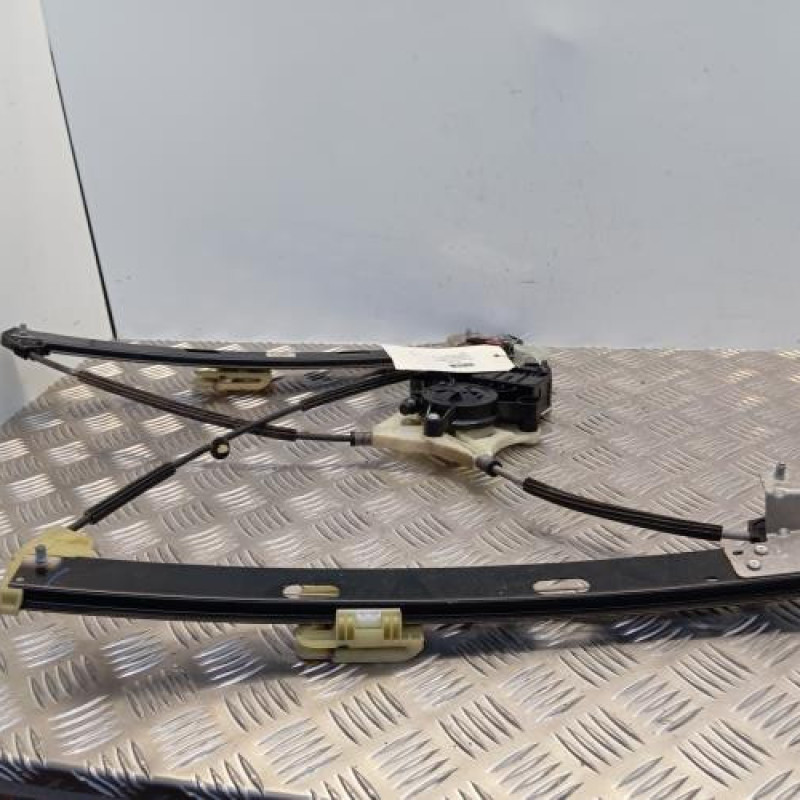 Leve vitre electrique avant droit VOLKSWAGEN POLO 6