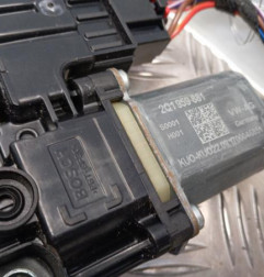 Leve vitre electrique avant gauche VOLKSWAGEN POLO 6 Photo n°5