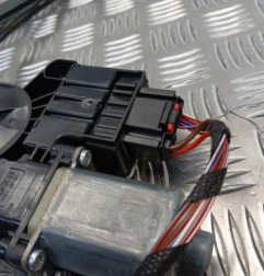 Leve vitre electrique avant gauche VOLKSWAGEN POLO 6 Photo n°6