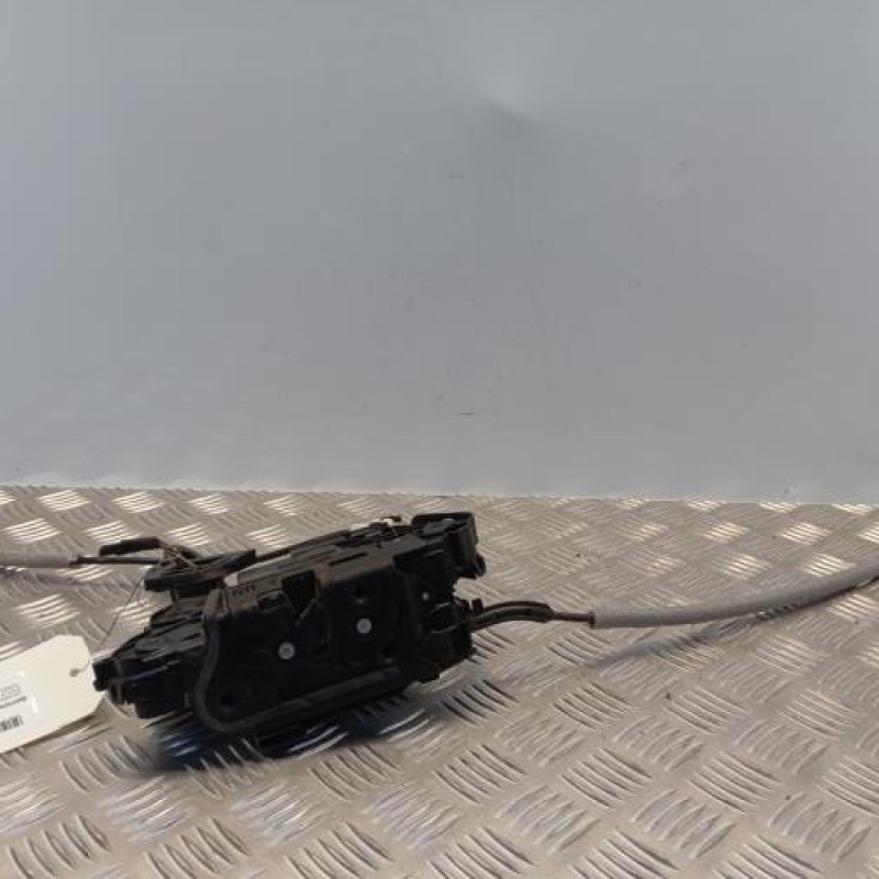 Serrure avant gauche VOLKSWAGEN POLO 6 Serrure avant gauche VOLKSWAGEN POLO 6