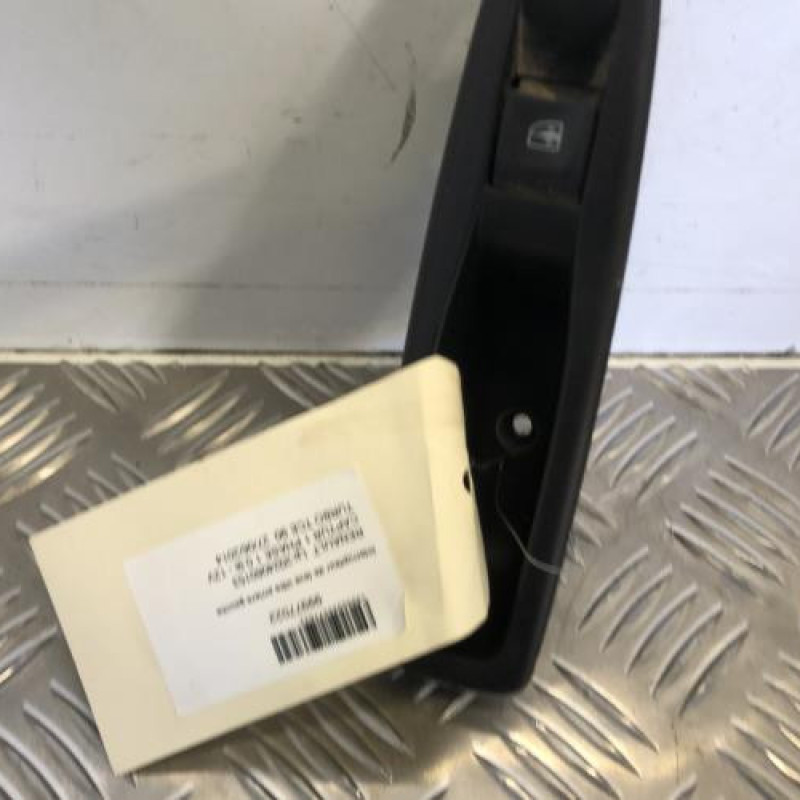 Interrupteur de leve vitre arriere gauche RENAULT CAPTUR 1