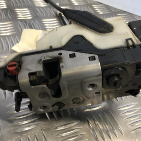 Serrure arriere gauche PEUGEOT 2008 1