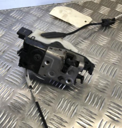Serrure avant droit PEUGEOT 2008 1