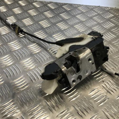 Serrure avant gauche PEUGEOT 2008 1