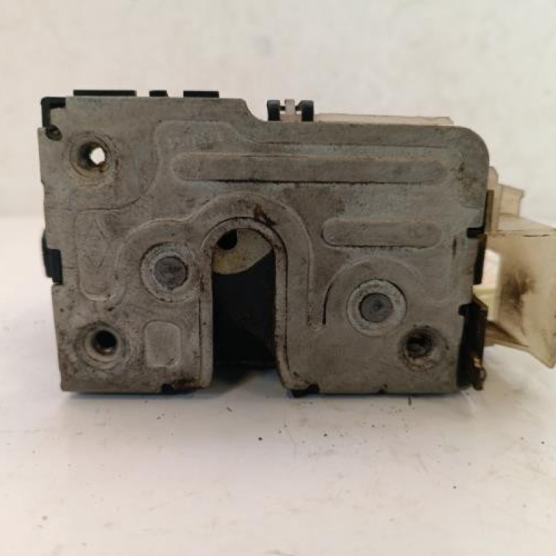 Serrure arriere gauche RENAULT CLIO 2 Serrure arriere gauche RENAULT CLIO 2