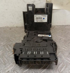 Porte fusible PEUGEOT 3008 1 Photo n°1