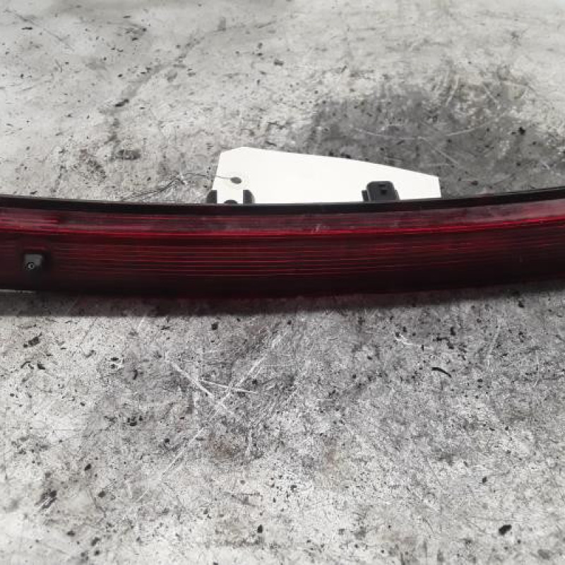 Feu arriere stop central RENAULT CLIO 4 Feu arriere stop central RENAULT CLIO 4