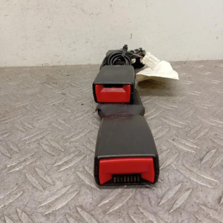 Attache ceinture arriere droit PEUGEOT 3008 1 Photo n°1