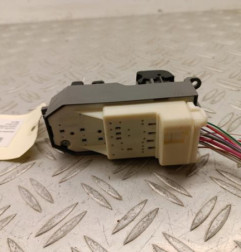 Interrupteur de leve vitre avant gauche TOYOTA YARIS 3
