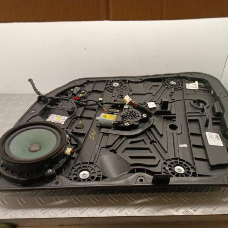 Leve vitre electrique avant droit KIA SPORTAGE 4