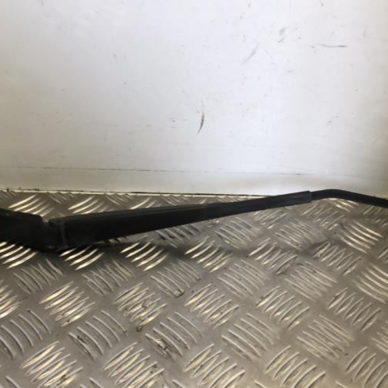 Bras essuie glace avant gauche RENAULT CAPTUR 1 Bras essuie glace avant gauche RENAULT CAPTUR 1