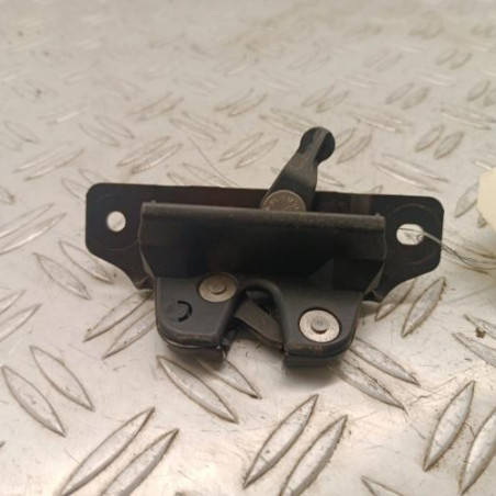 Serrure de hayon PEUGEOT 106