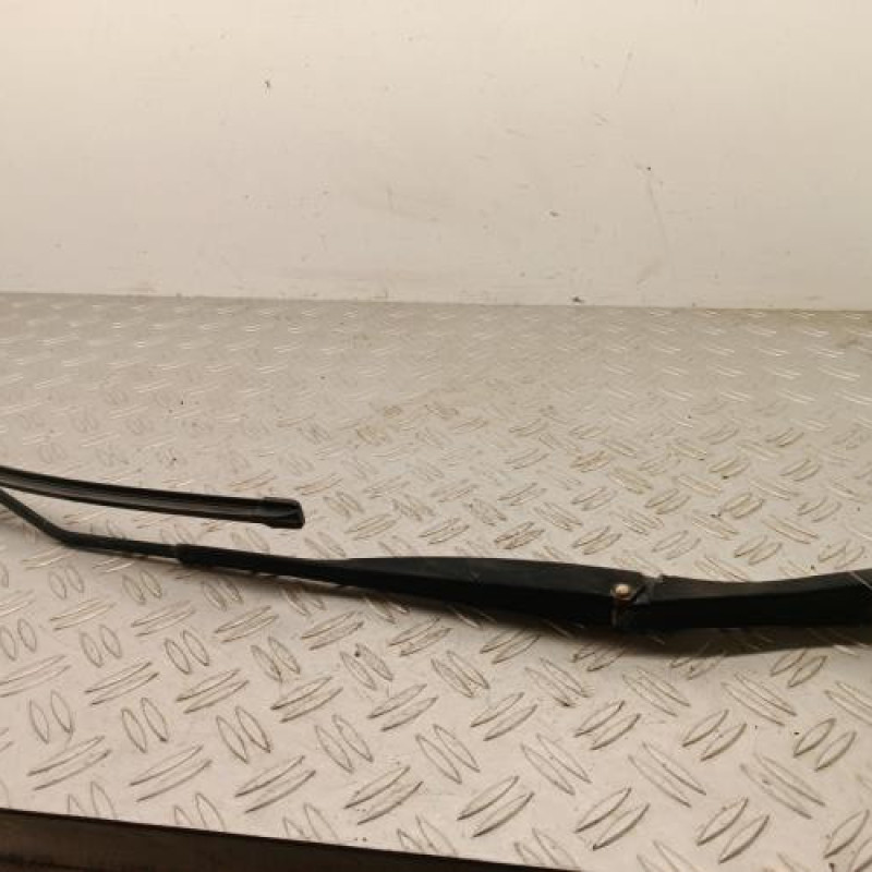 Bras essuie glace avant gauche RENAULT CLIO 3 Bras essuie glace avant gauche RENAULT CLIO 3