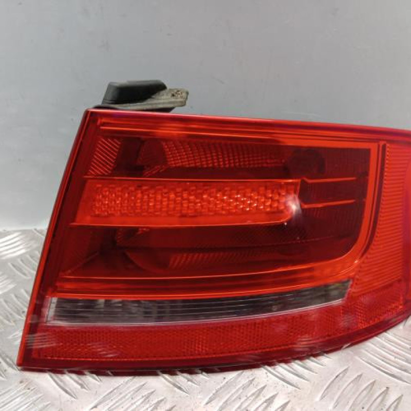 Feu arriere principal droit (feux) AUDI A4 3 Feu arriere principal droit (feux) AUDI A4 3