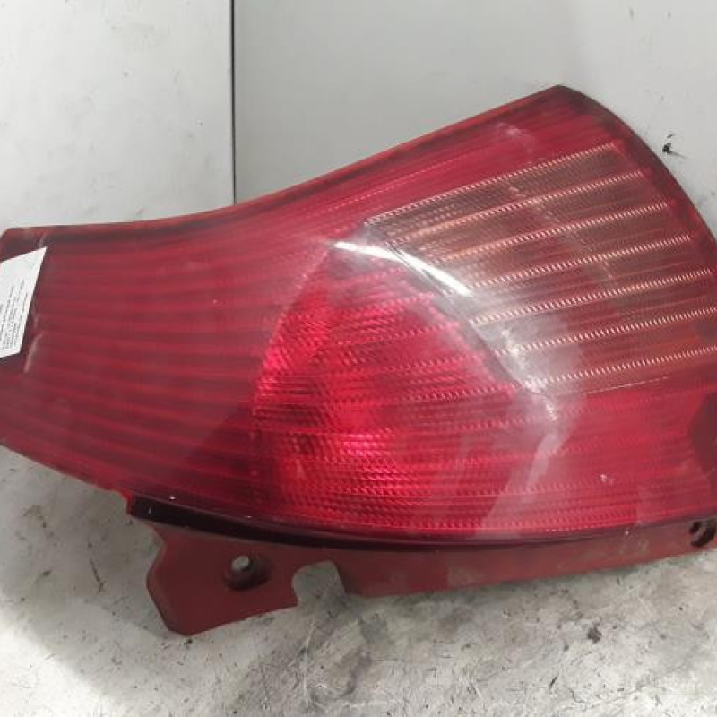 Feu arriere principal droit (feux) SUZUKI SWIFT 3 Feu arriere principal droit (feux) SUZUKI SWIFT 3