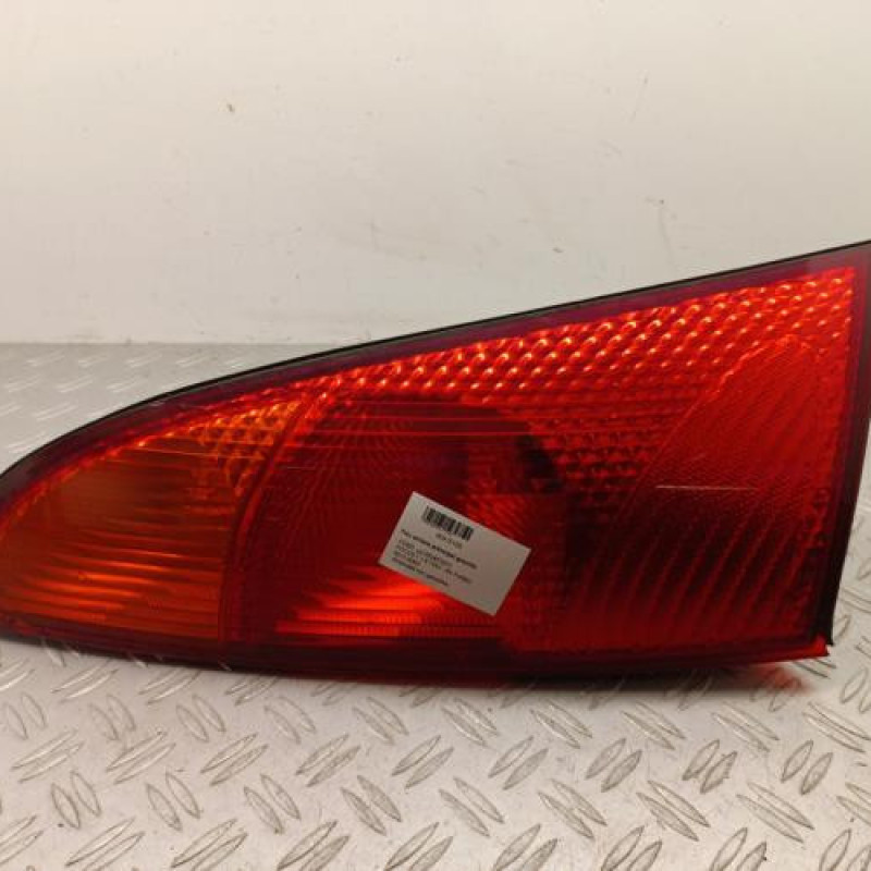 Feu arriere principal gauche (feux) FORD FOCUS 1 Feu arriere principal gauche (feux) FORD FOCUS 1