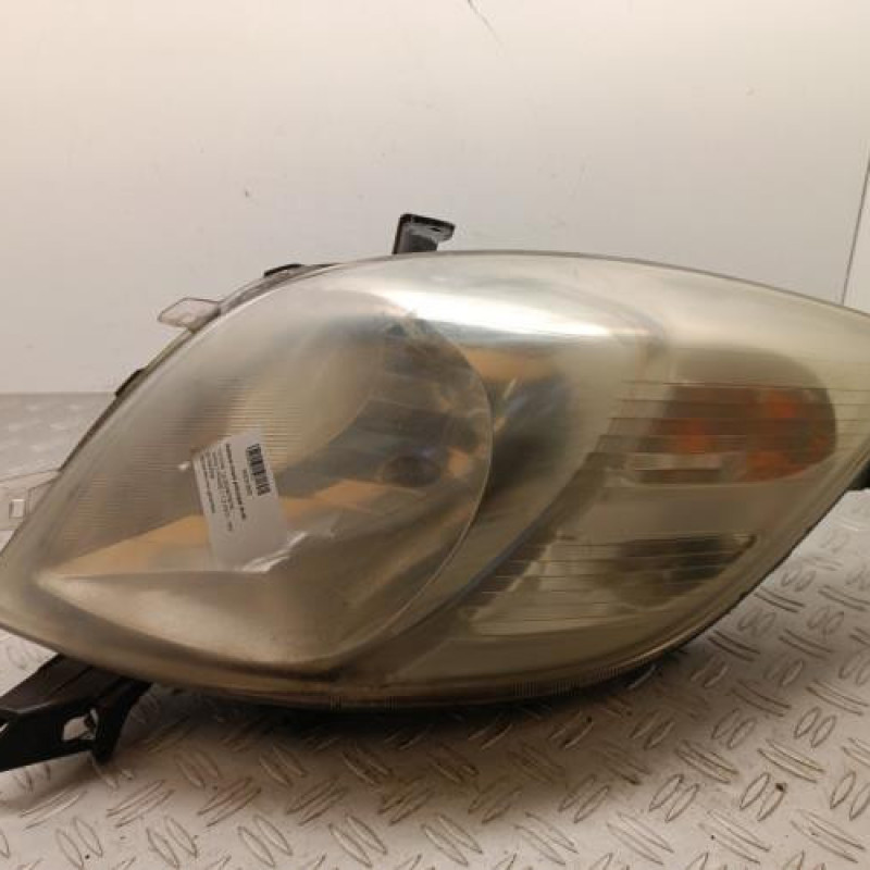 Optique avant principal droit (feux)(phare) TOYOTA YARIS 2