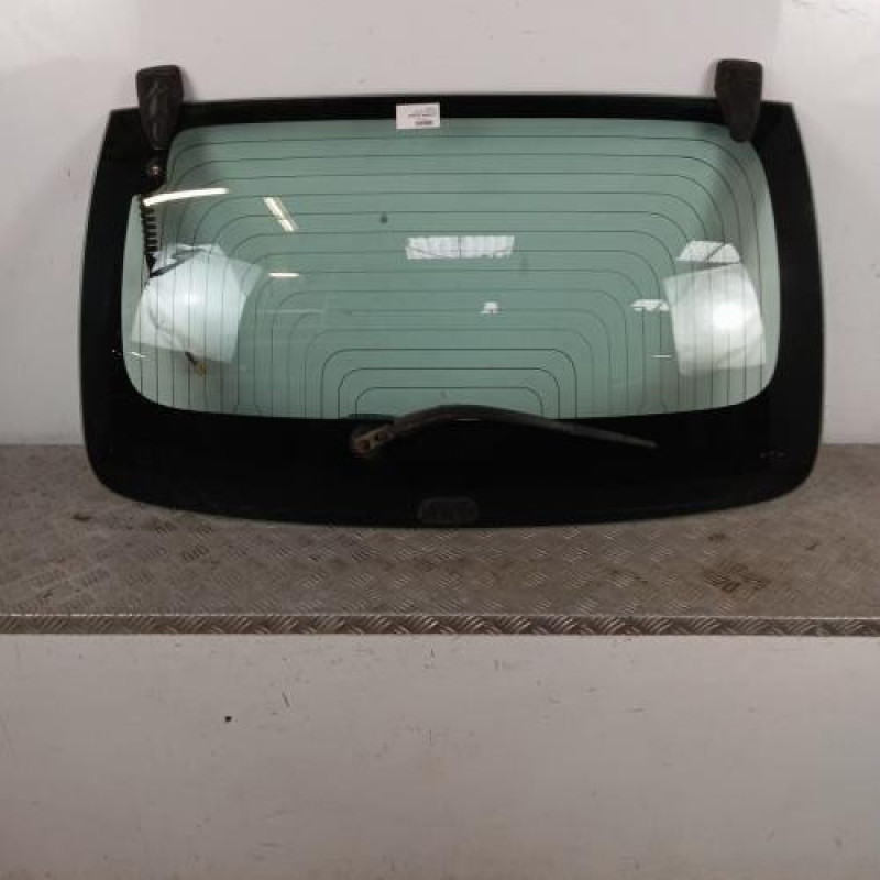 Lunette arriere PEUGEOT 107