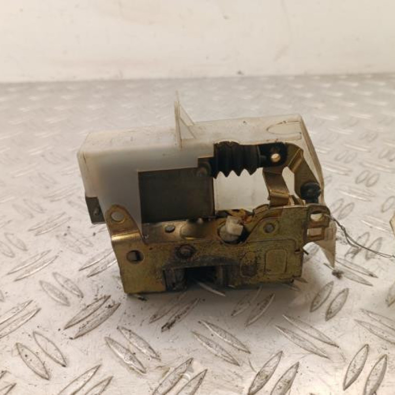 Serrure arriere droit RENAULT CLIO 2 Serrure arriere droit RENAULT CLIO 2