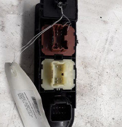 Interrupteur de leve vitre avant gauche RENAULT CAPTUR 1