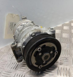 Compresseur clim VOLKSWAGEN POLO 6 Photo n°3