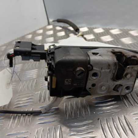 Serrure avant droit PEUGEOT 3008 1